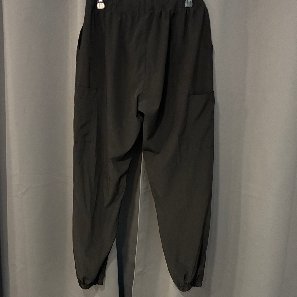 Stylish Black Women's Pants - Picture 2 of 8